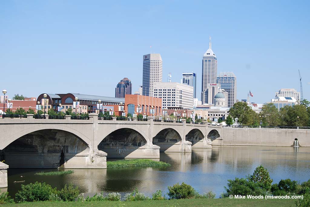 Bridge over White River to the Indianapolis Zoo and White River State Park from downtown Indianapolis, Indiana