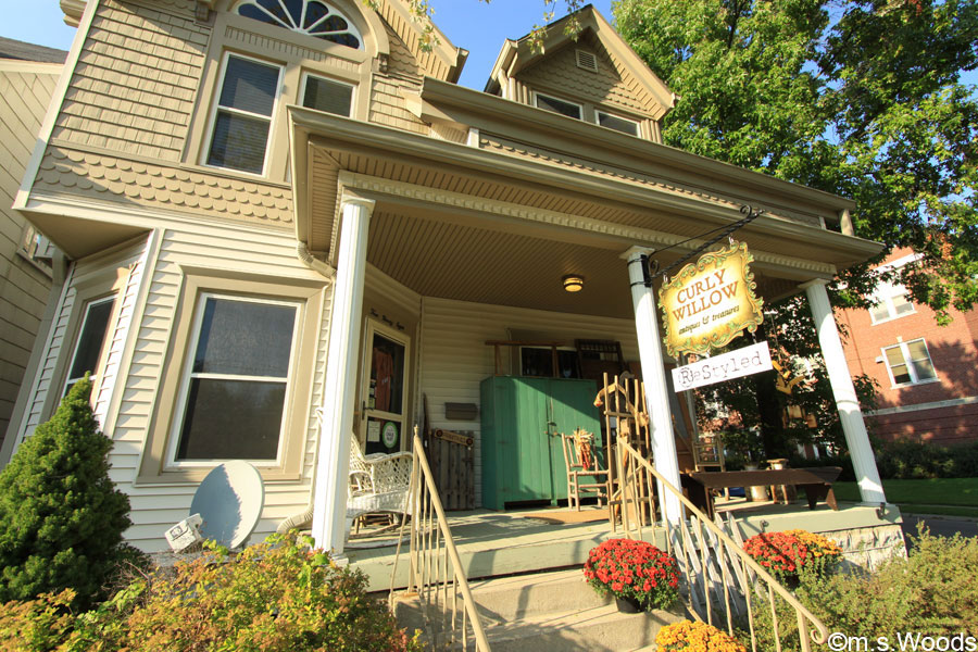 Curly Willow Antiques and treasures in Franklin, Indiana