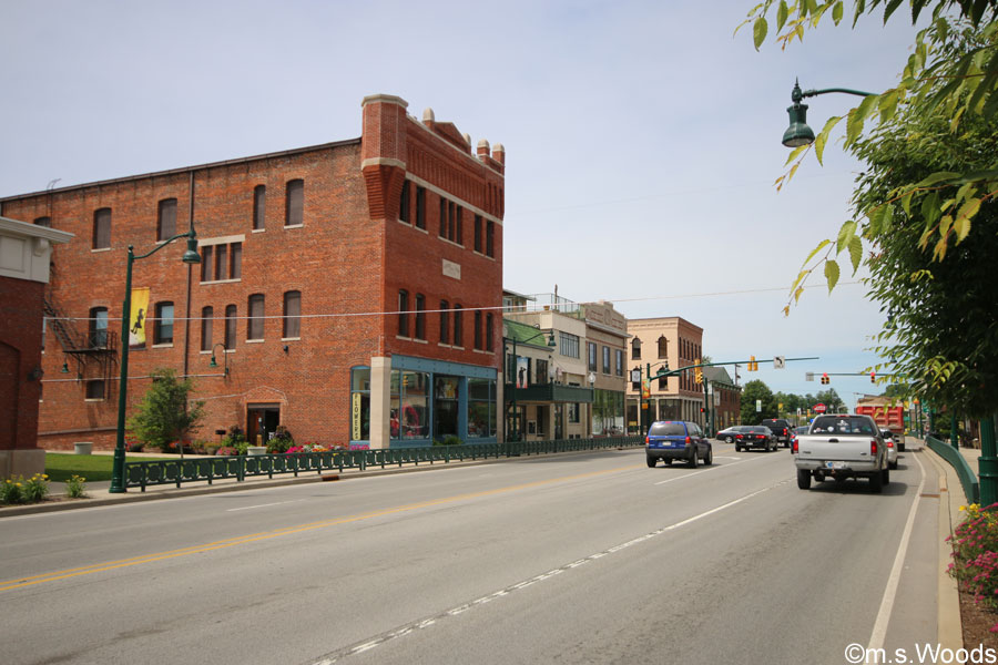 Street view downtown Plainfield, Indiana