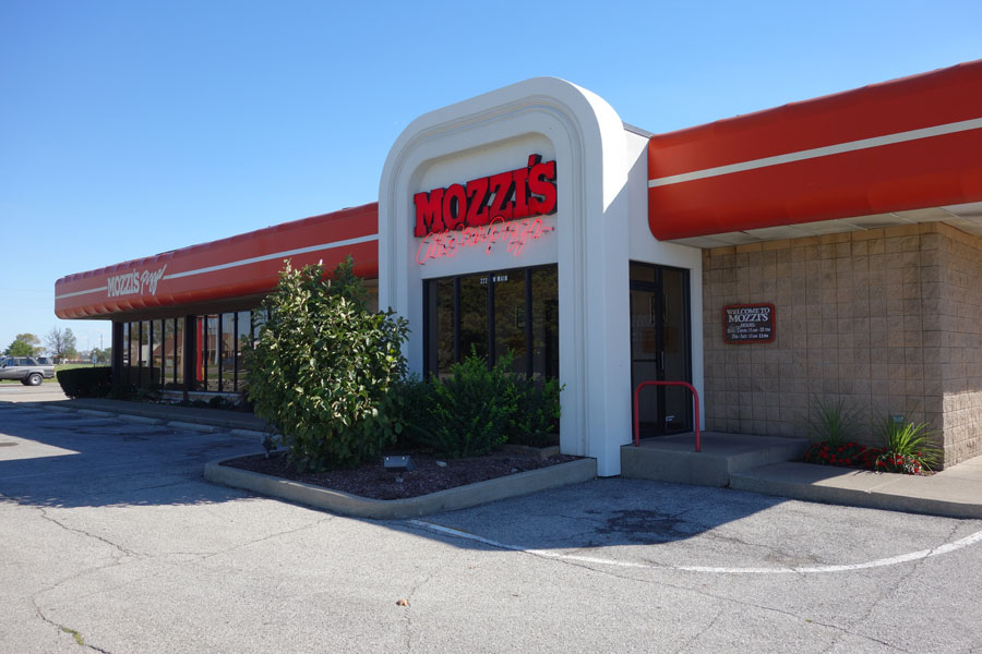 Exterior of Mozzis Pizza business in Greenfield, Indiana