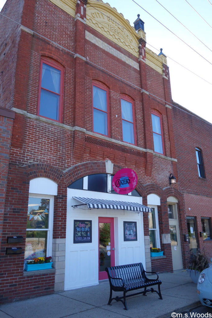 Two Sisters Cakery in Greenfield, Indiana